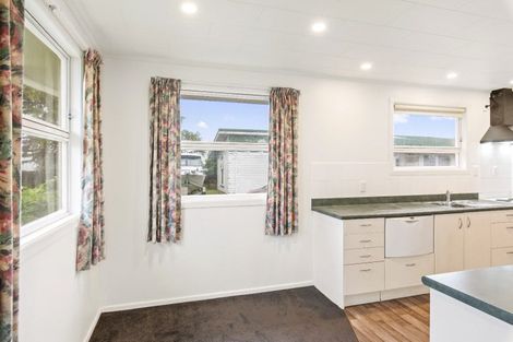 Photo of property in 84 Donovan Road, Paraparaumu Beach, Paraparaumu, 5032