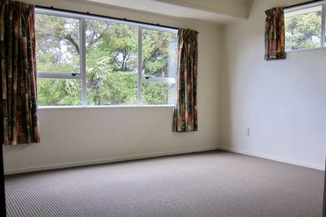 Photo of property in 25 Lambrown Drive, Totara Vale, Auckland, 0629