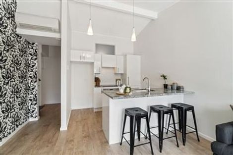 Photo of property in 2/32 Abberley Crescent, St Albans, Christchurch, 8014