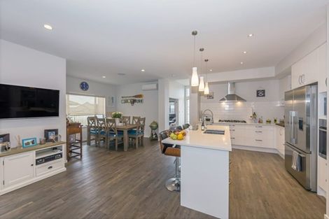 Photo of property in 31 Outlook Terrace, Silverdale, 0932