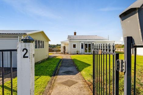 Photo of property in 2 Broadway, Waitara, 4320