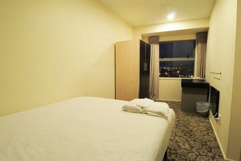 Photo of property in Empire Apartments, 1520/21 Whitaker Place, Grafton, Auckland, 1010