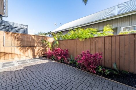 Photo of property in 10 Finesse Lane, Bucklands Beach, Auckland, 2012