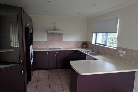 Photo of property in 14 Lothian Brae, Wattle Downs, Auckland, 2103