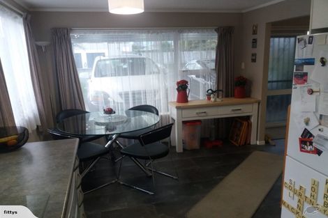 Photo of property in 11 Kensington Place, Fairfield, Hamilton, 3214