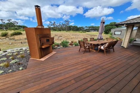 Photo of property in 134 Kelly Jade Avenue, Matarangi, Whitianga, 3592