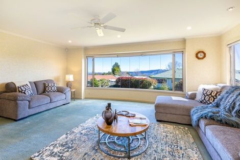 Photo of property in 7 Fairview Terrace, Waipahihi, Taupo, 3330