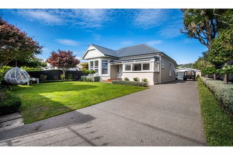 Photo of property in 14 Martin Avenue, Beckenham, Christchurch, 8023