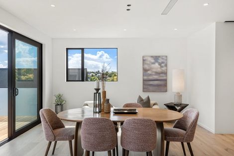 Photo of property in 8a Serrata Place, Browns Bay, Auckland, 0630