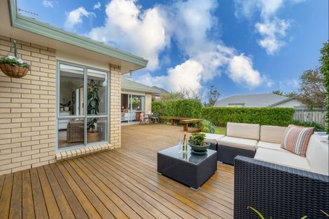 Photo of property in 18 Matterhorn Crescent, Northpark, Auckland, 2013