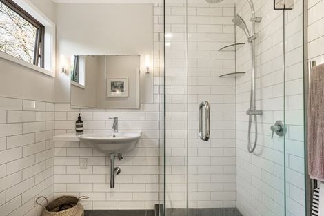 Photo of property in 2/13 Waitemata Road, Hauraki, Auckland, 0622