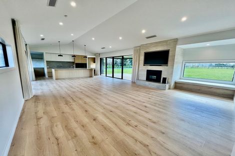 Photo of property in 49 Three Oaks Drive, Dairy Flat, 0794