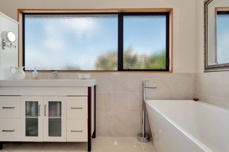 Photo of property in 126 College Place, Poike, Tauranga, 3112