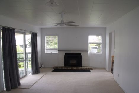 Photo of property in 9 Kaweka Place, Havelock North, 4130