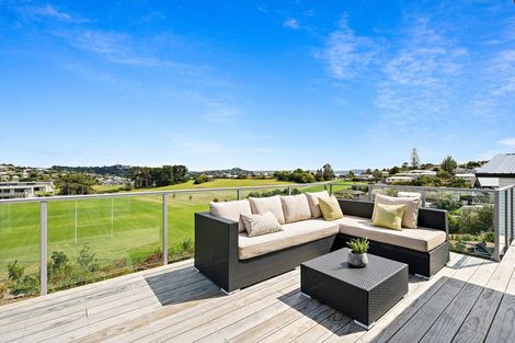 Photo of property in 20 Waititiro Rise, Stanmore Bay, Whangaparaoa, 0932
