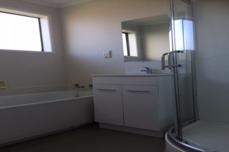 Photo of property in 2/282 Pakuranga Road, Pakuranga Heights, Auckland, 2010