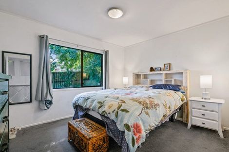 Photo of property in 12 Lendenfeld Drive, Papatoetoe, Auckland, 2025