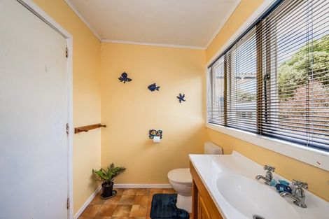 Photo of property in 98 Kiwi Road, Raumati Beach, Paraparaumu, 5032