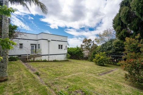 Photo of property in 11 Otahuri Crescent, Greenlane, Auckland, 1051