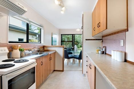 Photo of property in 2/13 Ocean View Road, Hillcrest, Auckland, 0627