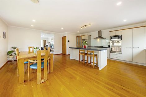 Photo of property in 7 Beldon Place, Pakuranga Heights, Auckland, 2010