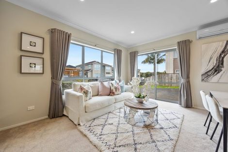 Photo of property in 1 Creggan Crescent, Flat Bush, Auckland, 2019