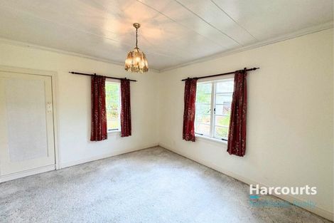 Photo of property in 86 Tawa Road, Kumeu, 0891