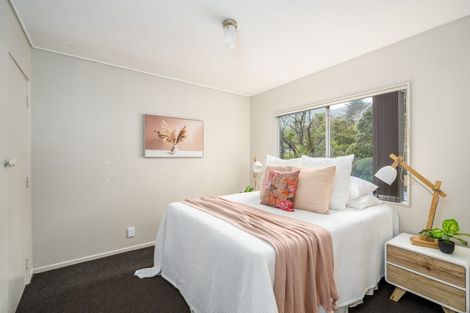 Photo of property in 32 Thurleigh Grove, Karori, Wellington, 6012