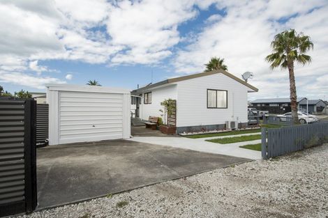 Photo of property in 25a Doncaster Drive, Papamoa Beach, Papamoa, 3118