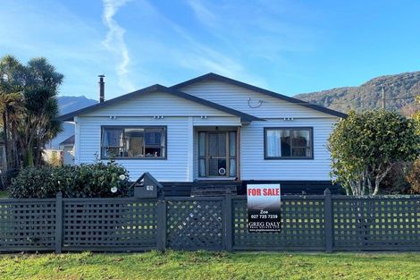 Photo of property in 15 Ohau Street, Dobson, Greymouth, 7805