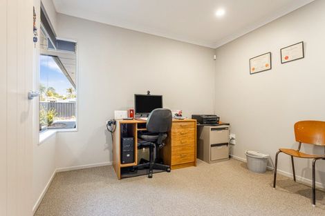 Photo of property in 10 Station Road, Huapai, Kumeu, 0810