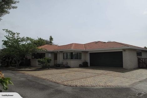 Photo of property in 15 Woburn Place, Takaro, Palmerston North, 4412