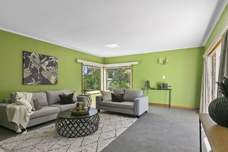 Photo of property in 8 Miles Crescent, Newlands, Wellington, 6037