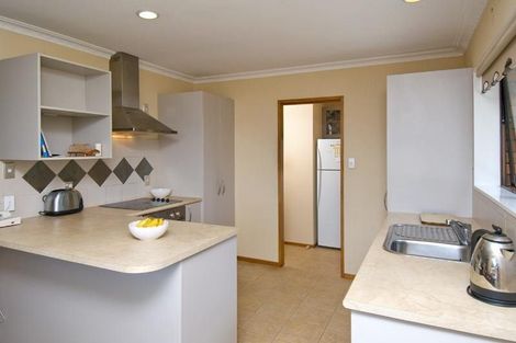 Photo of property in 2/9 Kallaroo Place, Botany Downs, Auckland, 2010