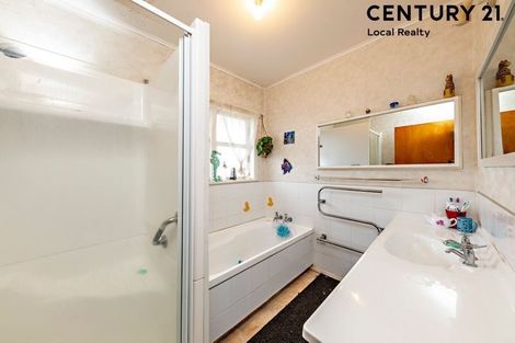 Photo of property in 32 Mcleod Road, Weymouth, Auckland, 2103