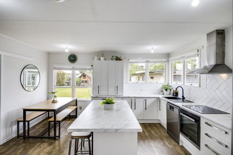 Photo of property in 10 Lipscombe Crescent, Havelock North, 4130