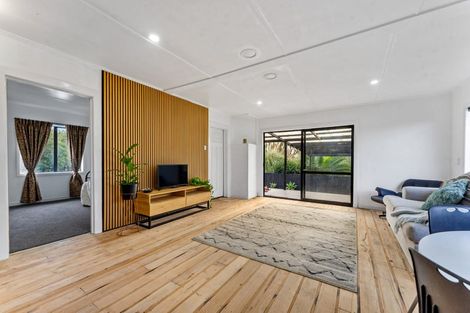 Photo of property in 4 Rere Place, Parakai, 0830