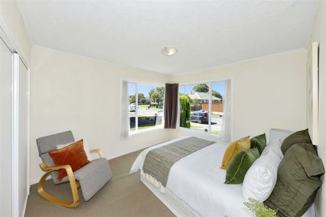 Photo of property in 11 Glenora Place, Hornby, Christchurch, 8042