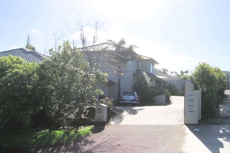 Photo of property in 9 Gillett Place, Botany Downs, Auckland, 2014