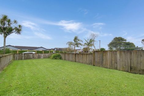 Photo of property in 67 Beach Road, Te Atatu Peninsula, Auckland, 0610