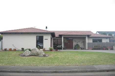 Photo of property in 5 Pohutukawa Crescent, Raumati Beach, Paraparaumu, 5032