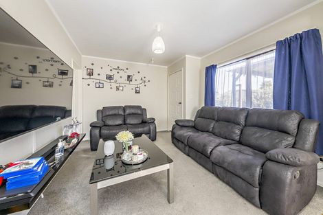 Photo of property in 12 Rosemead Place, Randwick Park, Auckland, 2105