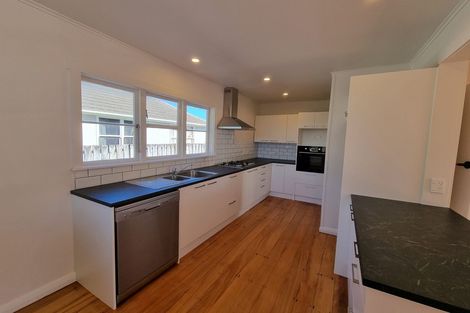 Photo of property in 27 Kenney Crescent, Fairfield, Hamilton, 3214