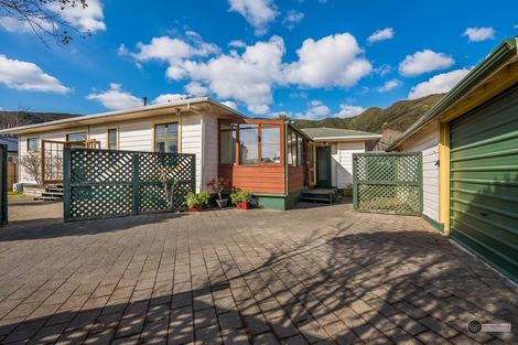 Photo of property in 1a Freyberg Street, Waterloo, Lower Hutt, 5011