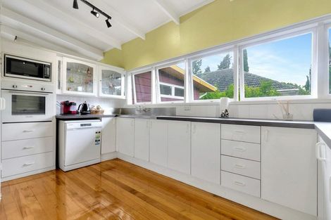 Photo of property in 6 Alwyn Avenue, Te Atatu South, Auckland, 0610