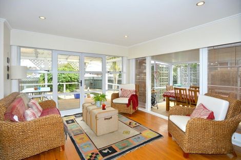 Photo of property in 120 Kendal Avenue, Burnside, Christchurch, 8053