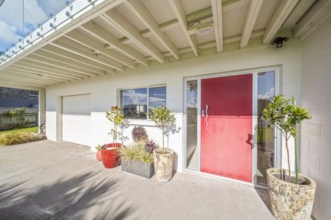 Photo of property in 2a Wanaka Terrace, Bell Block, New Plymouth, 4312