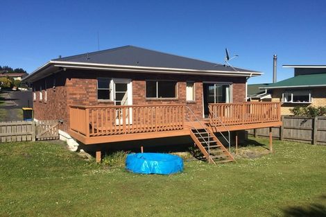 Photo of property in 17 Kinmont Crescent, Kinmont Park, Mosgiel, 9024