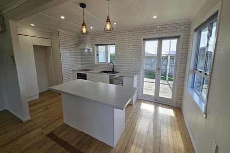 Photo of property in 1137 Devon Road, Bell Block, New Plymouth, 4373