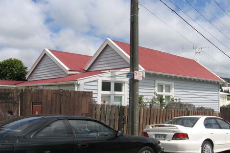 Photo of property in 1 Moir Street, Mount Victoria, Wellington, 6011